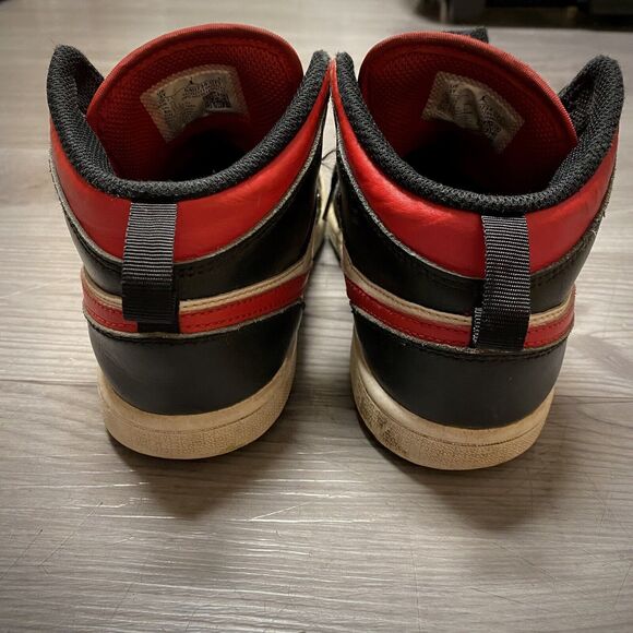 Nike Air Jordan Retro 1 Mid White Gym Red Black Kid size 3Y youth - Picture 5 of 5